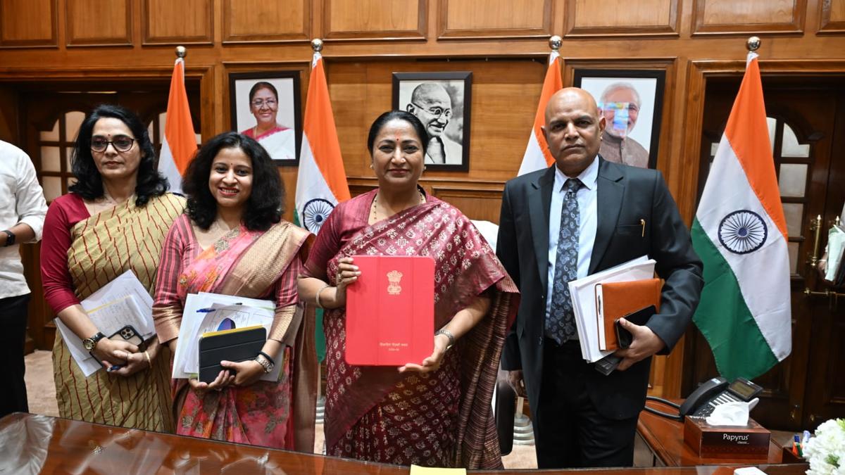 Delhi budget 2025 highlights: दिल्ली में खर्च होंगे ₹28,000 करोड़, देखें दिल्ली बजट में किसे क्या-क्या मिला? Delhi budget 2025 highlights