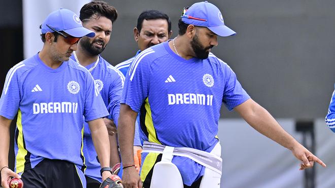 IND-vs-NZ-first-Test-Rain-in-Bengaluru-delays-toss