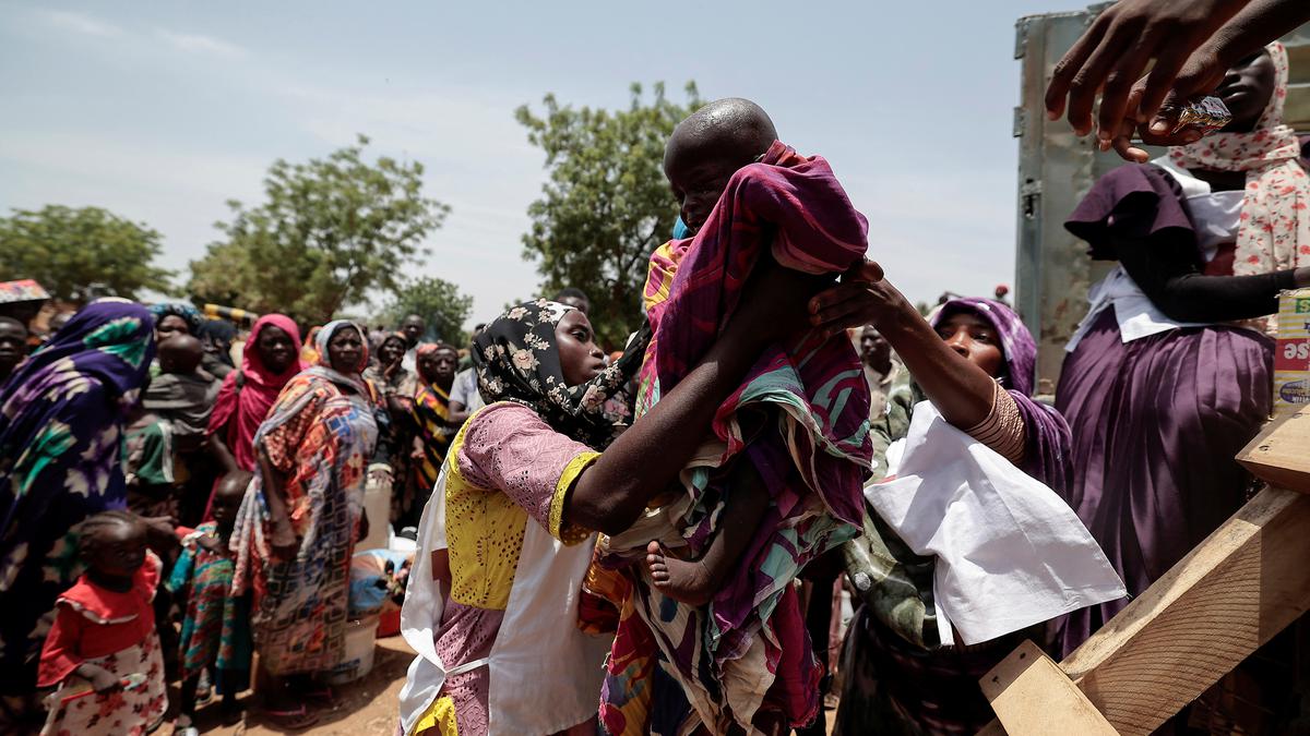 At least 9 people killed in a plane crash in eastern Sudan as the war reaches the 100-day mark