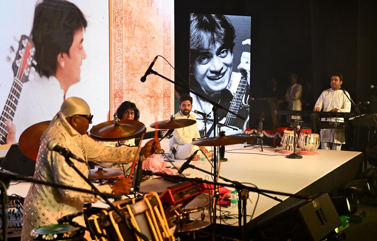 Artist on memories and tunes, a tribute show which is dedicated to Mandolin Srinivas and Tabla Vizard Zakir Hussain. 