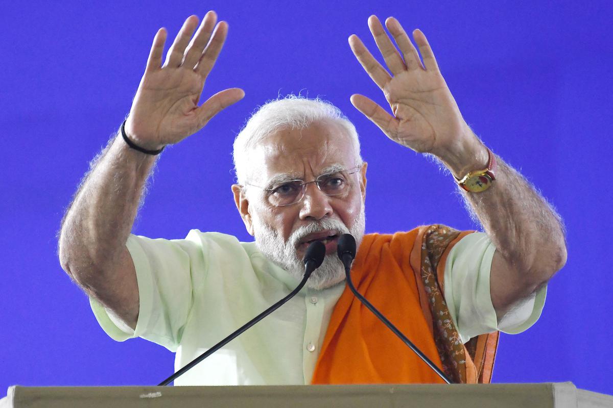 Narendra Modi: Narendra Modi accuses Congress of election scam