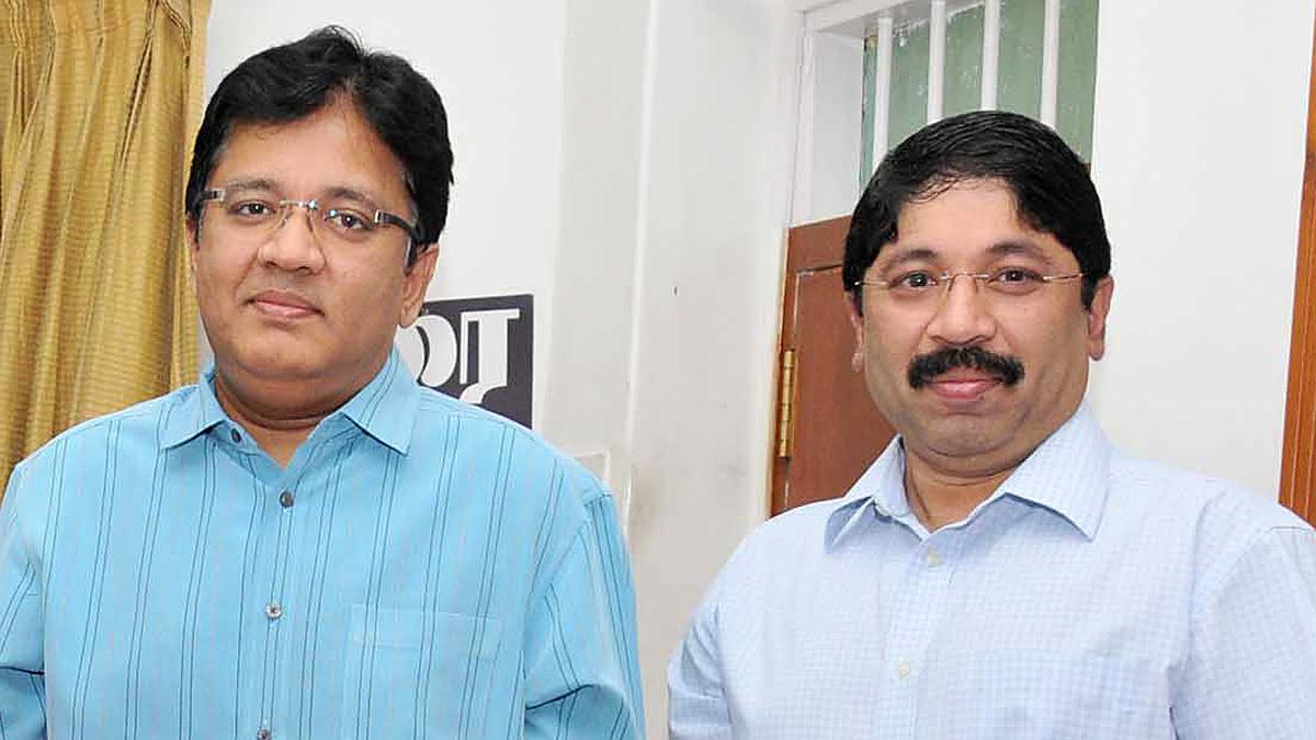 https://th-i.thgim.com/public/incoming/cc2me2/article69714727.ece/alternates/LANDSCAPE_1200/KALANIDHI_MARAN_AND_DAYANIDHI_MARAN.jpg