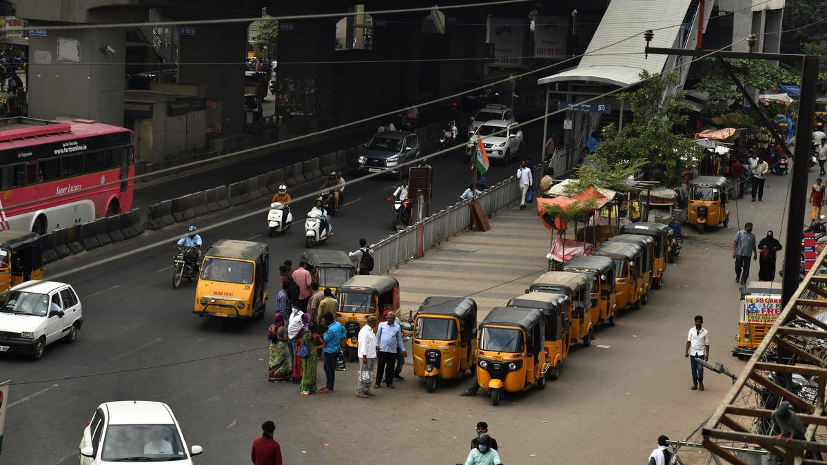 Hyderabad police crack down on autos with overcrowded students; 95 booked on day one