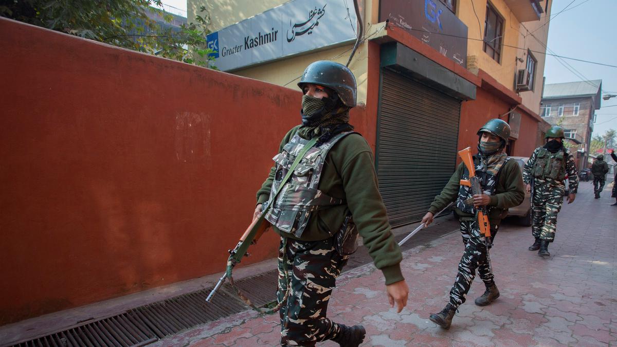 Terror funding case | NIA raids underway in Kashmir