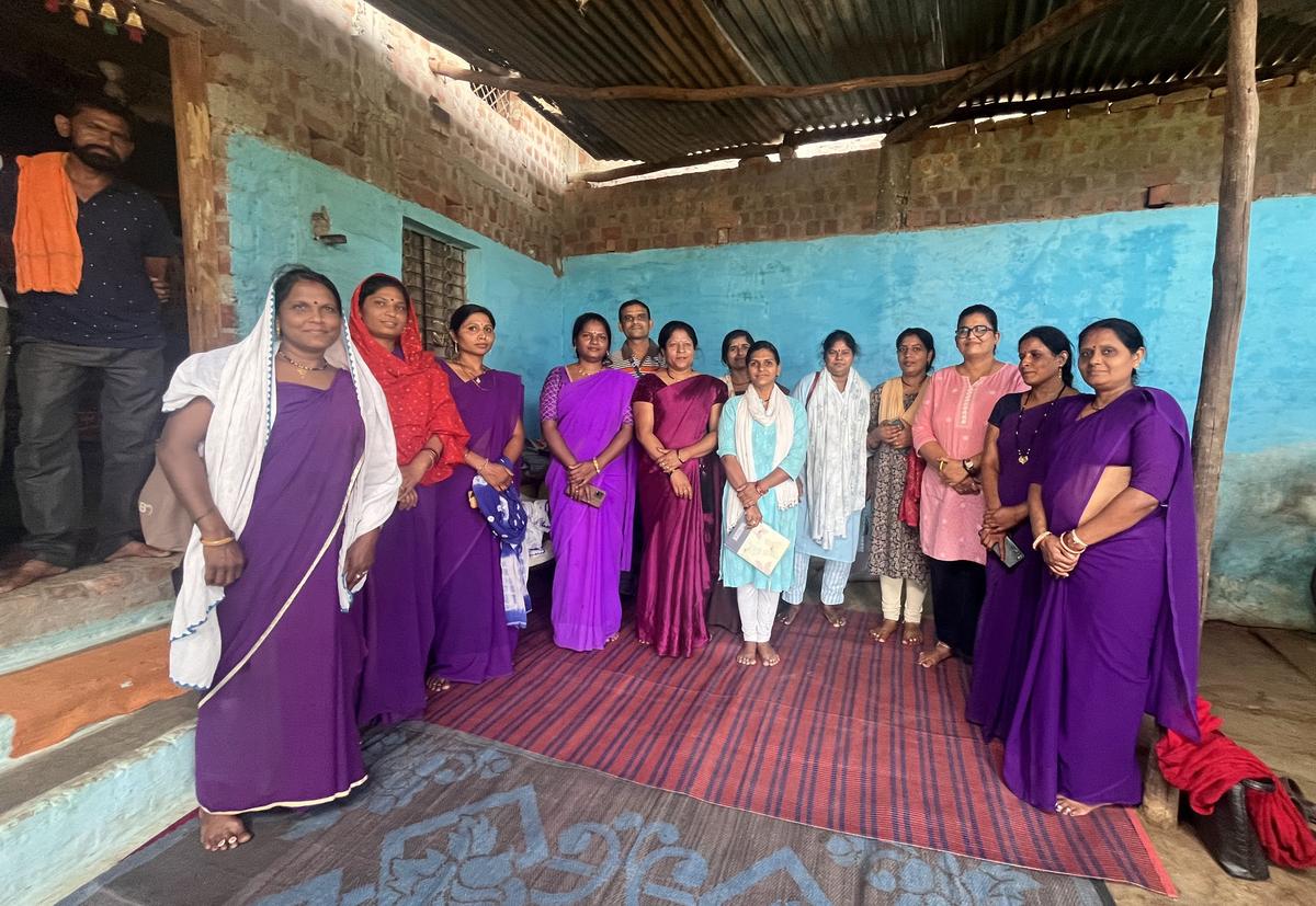 ASHA workers (in purple) from Narmadapuram, Madhya Pardesh, with mental health trainers from Sangath.