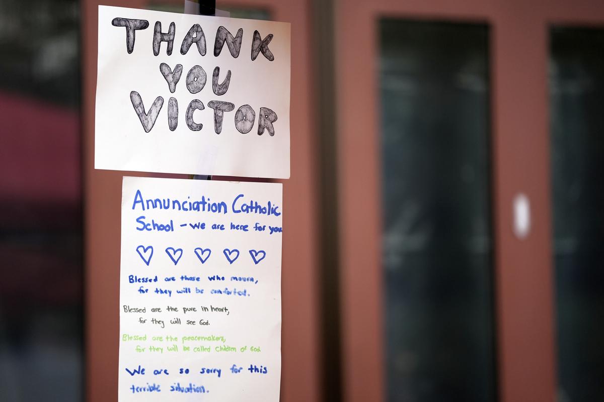 Notes are affixed at a memorial at Annunciation Catholic Church after Wednesday’s school shooting, Thursday, Aug. 28, 2025, in Minneapolis. Notes are affixed at a memorial at Annunciation Catholic Church after Wednesday’s school shooting, Thursday, Aug. 28, 2025, in Minneapolis.