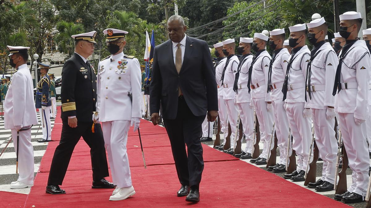 U.S., Philippines agree to larger American military presence