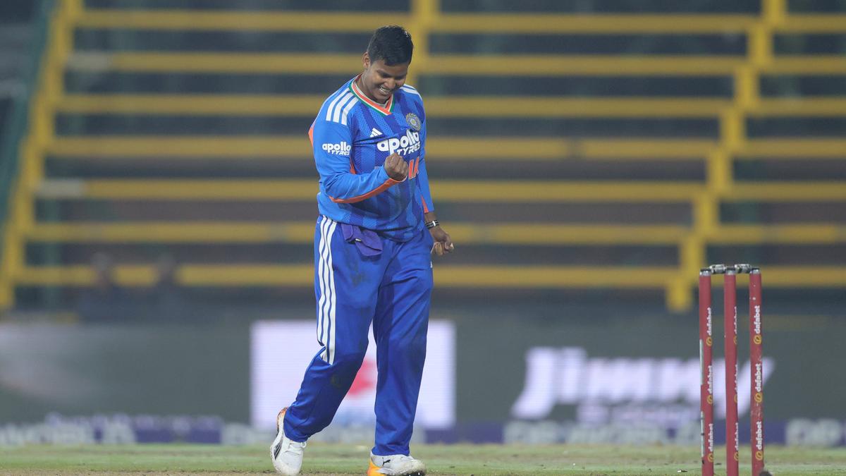 All-round Deepti Sharma grabs maiden T20I fifer to carry India to 14-run over SA