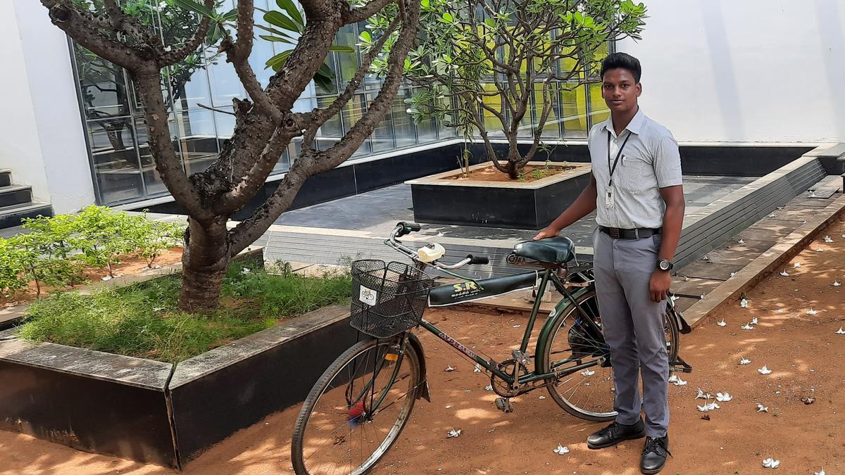 From home village to polytechnic campus on e-bicycle