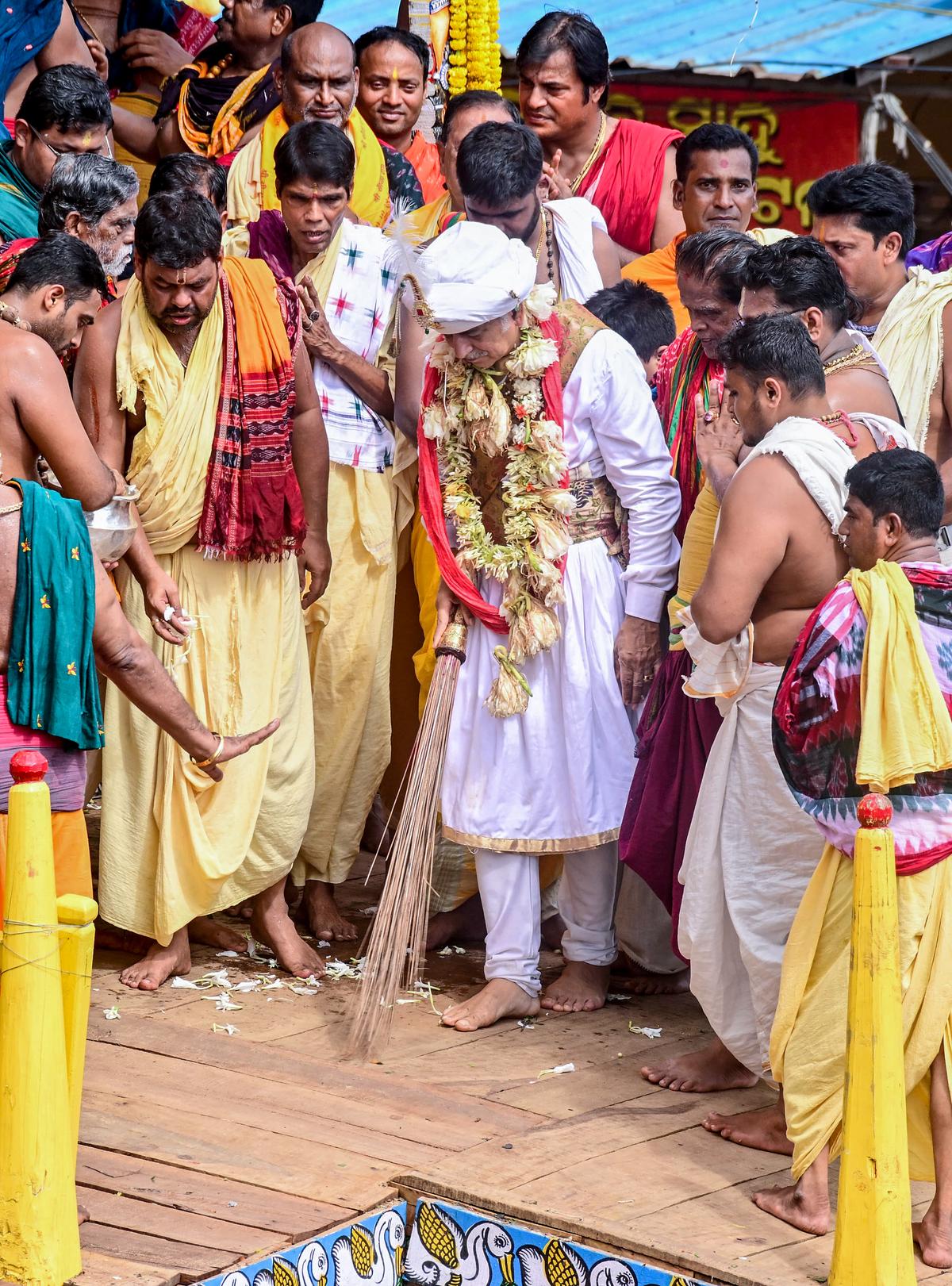 Thousands pull chariots in Lord Jagannath’s return car festival in Puri ...