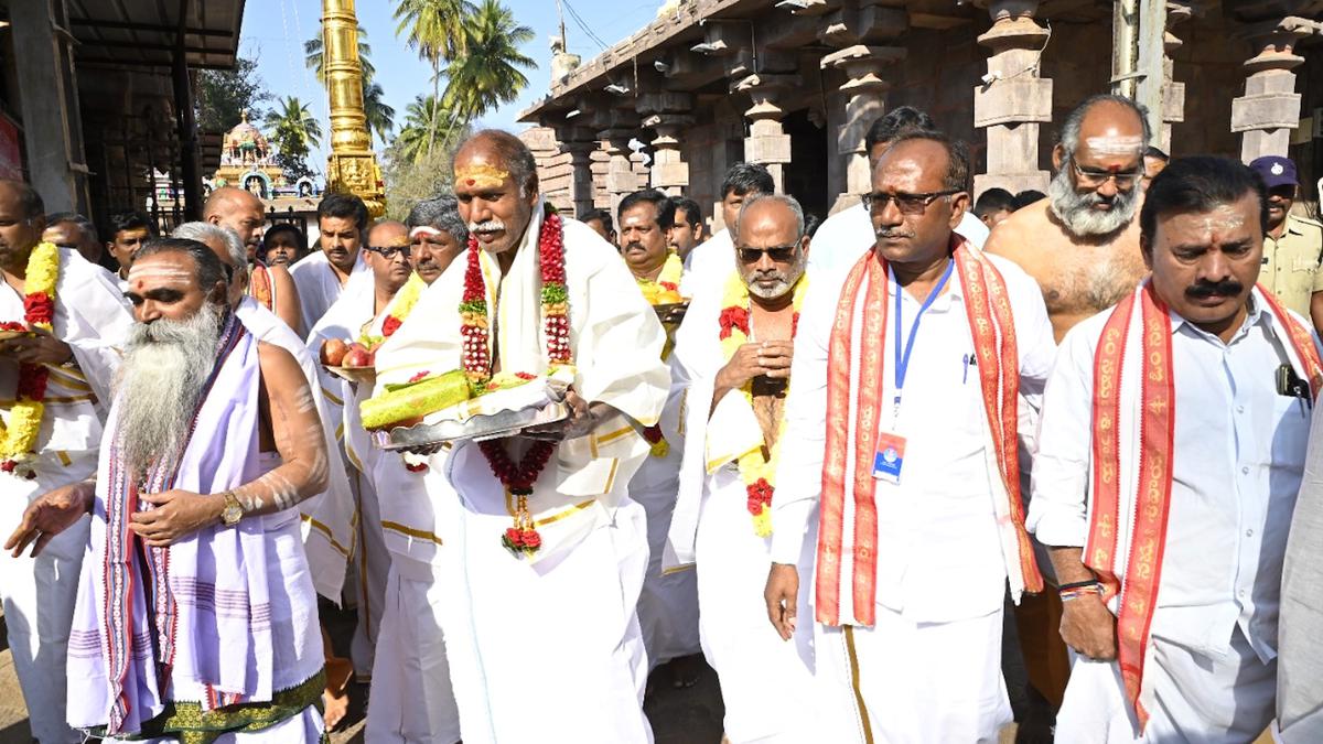Puducherry CM N. Rangaswamy visits Srisailam temple