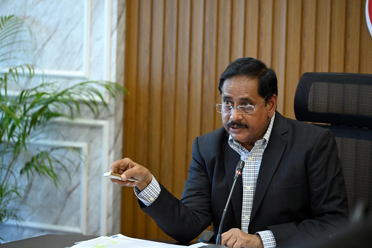 NVS Reddy, MD, HAML & HMR addressing  a press conference Metro Phase-II project and successful completion of 7 years of Metro Rail operations, at Metro Rail Bhavan,  Begumpet in Hyderabad on Tuesday (November 26, 2024).