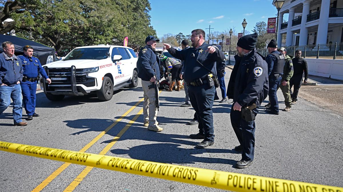 Teenagers charged in Louisiana parade shootings that injured child, four others