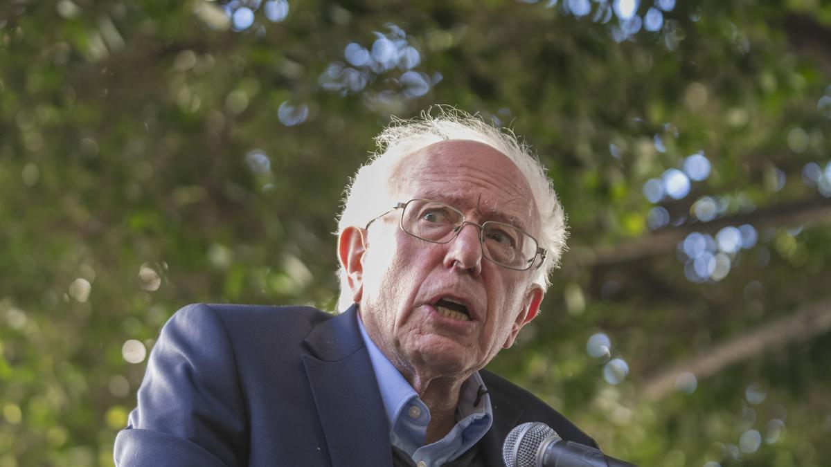 Man arrested for setting fire to U.S. Sen. Bernie Sanders' office door in Vermont