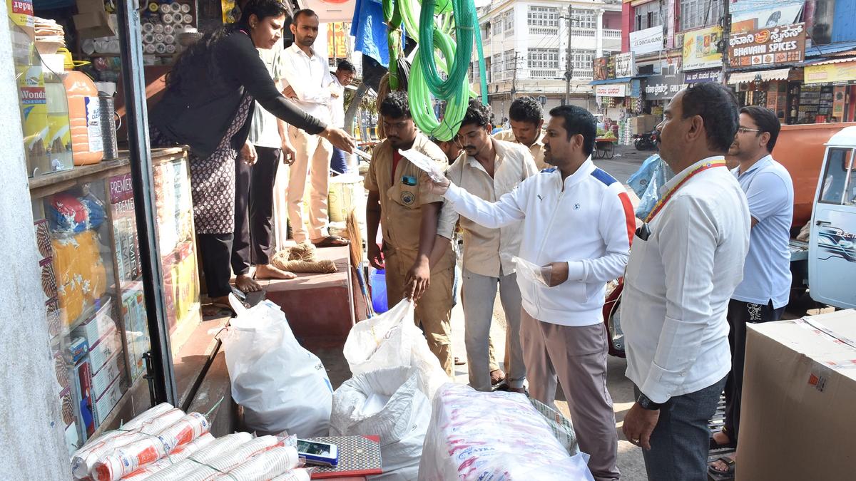 MCC seizes single-use plastic, slaps fine of ₹70,000