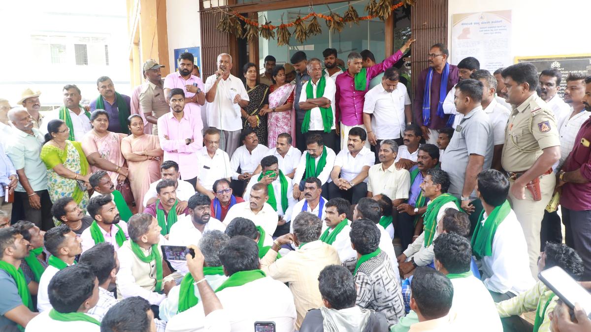 Protesting farmers in Sagar resolve to ‘claim their land’ displaced by