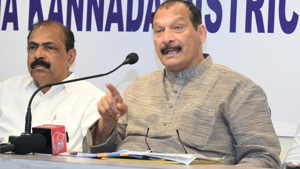 Miscreants throw stones at the house of MLC Ivan D’Souza in Mangaluru