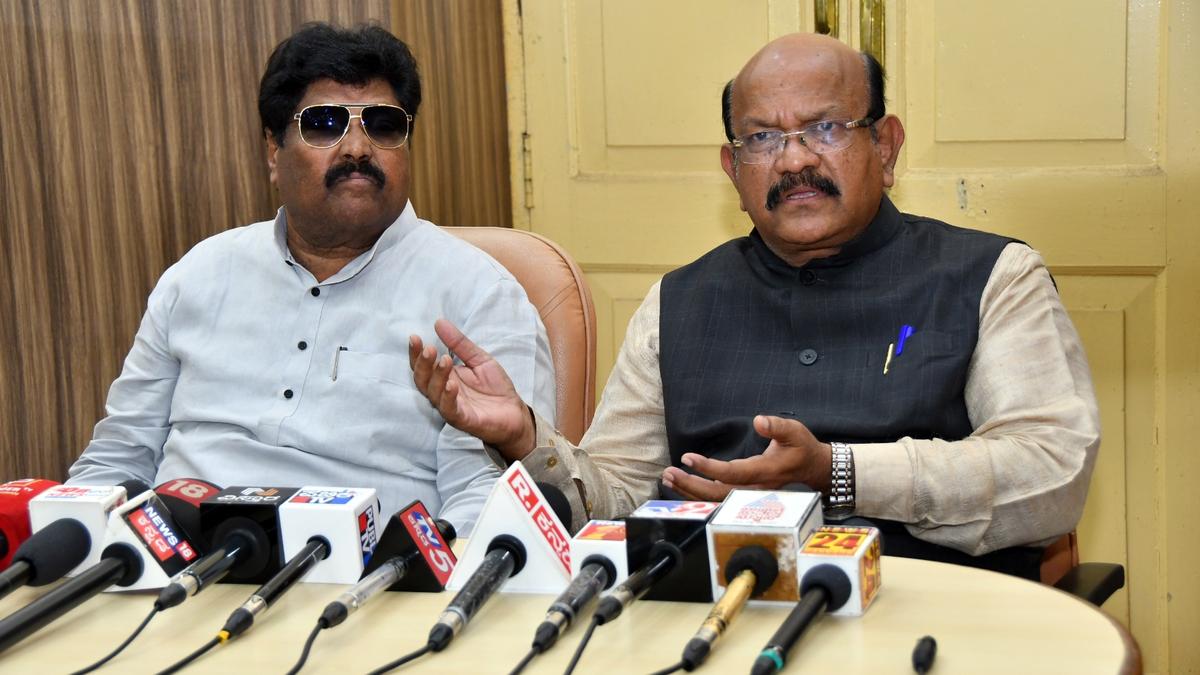 BJP MP Umesh Jadhav takes exception to the sudden postponement of today&rsquo;s DISHA meeting in Kalaburagi