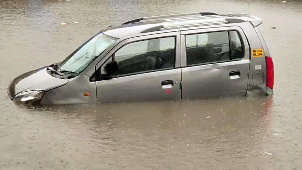 As heavy rain batters Maharashtra, CM Fadnavis says govt. is fully alert to tackle problems