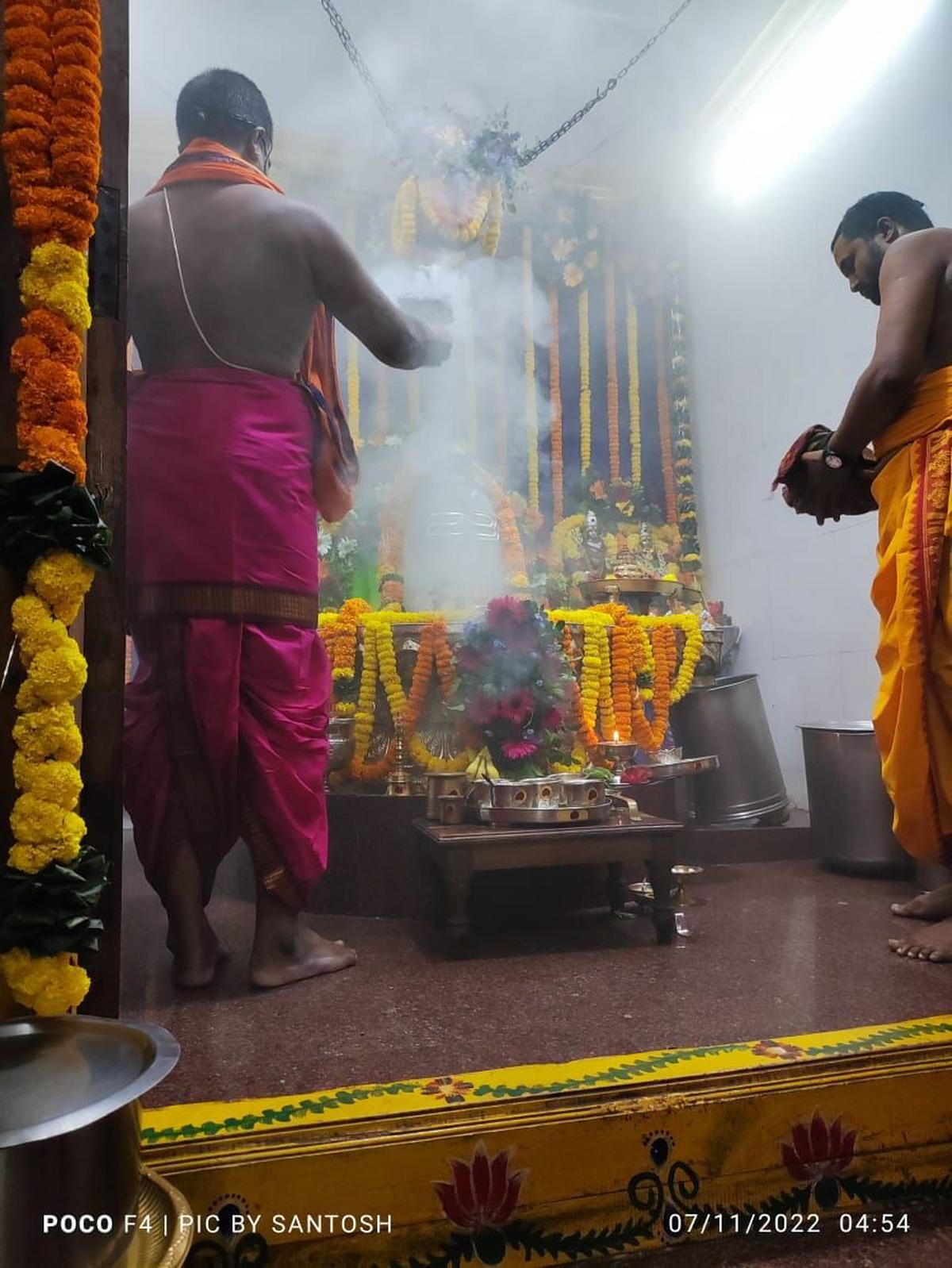 Devotees throng Shiva temples on second ‘Kartika Somavaram’