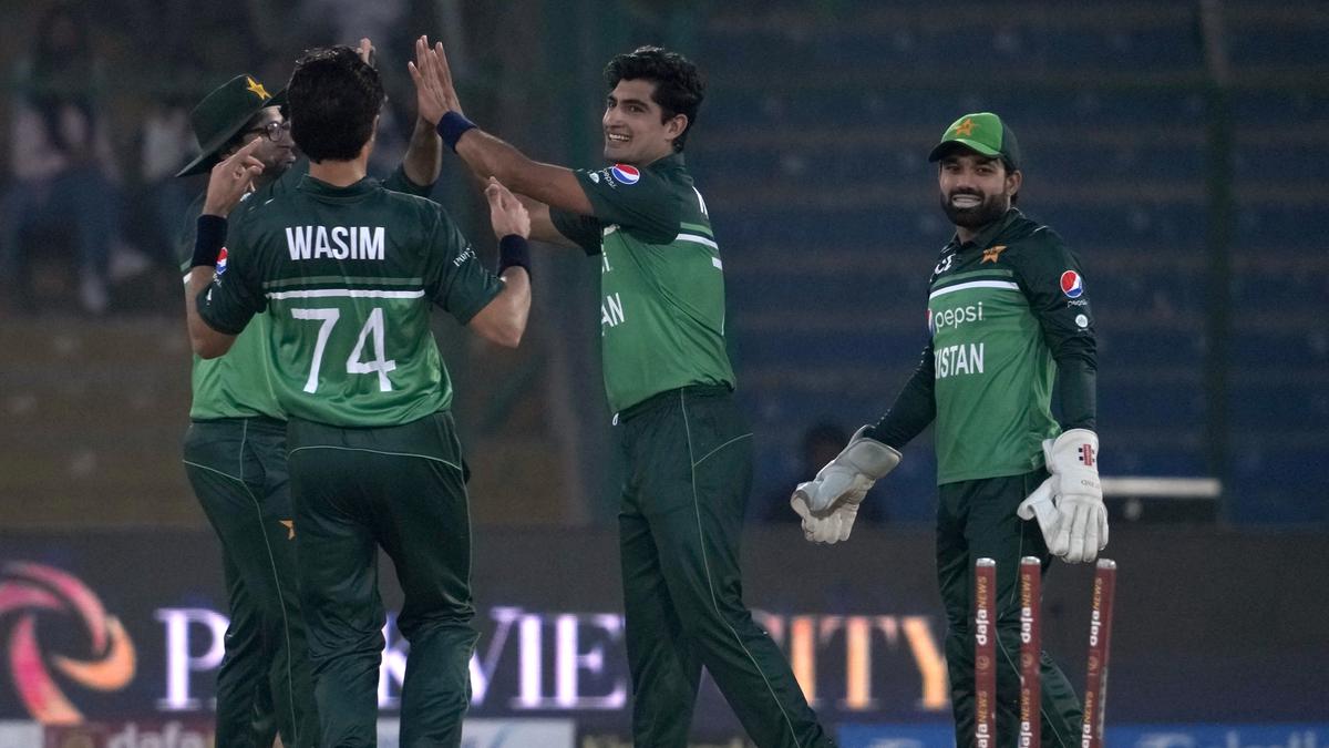 Naseem's 5-57 sets up Pakistan's ODI win over New Zealand