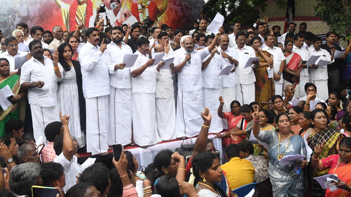 AIADMK holds State-wide demonstrations, demands Senthilbalaji’s removal from Council of Ministers