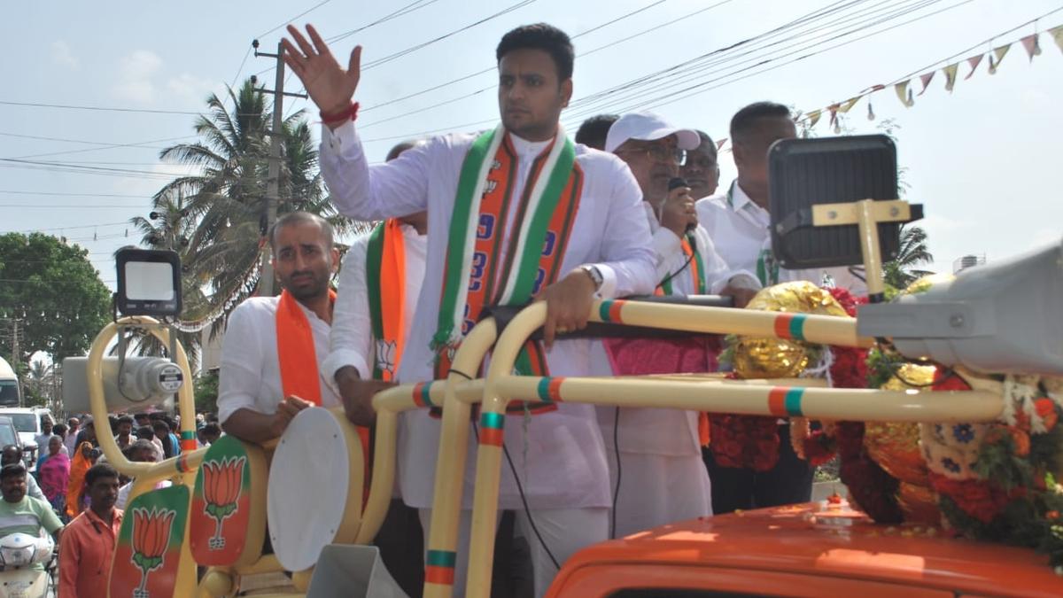 Yaduveer on a whirlwind tour in Mysuru constituency