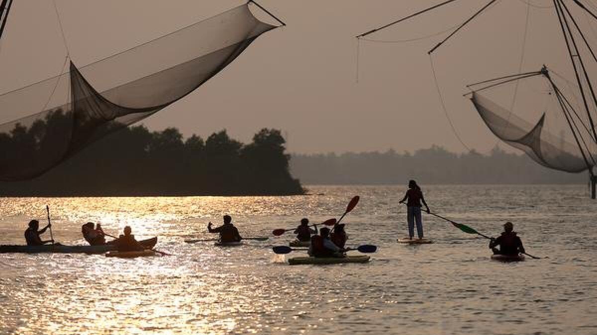 देखें: शशि थरूर: केरल बाकी दुनिया से क्या सीख सकता है देखें: शशि थरूर: केरल बाकी दुनिया से क्या सीख सकता है