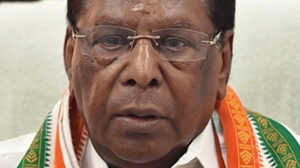 Narayanasamy dares Murugan to debate on claims of Central aid