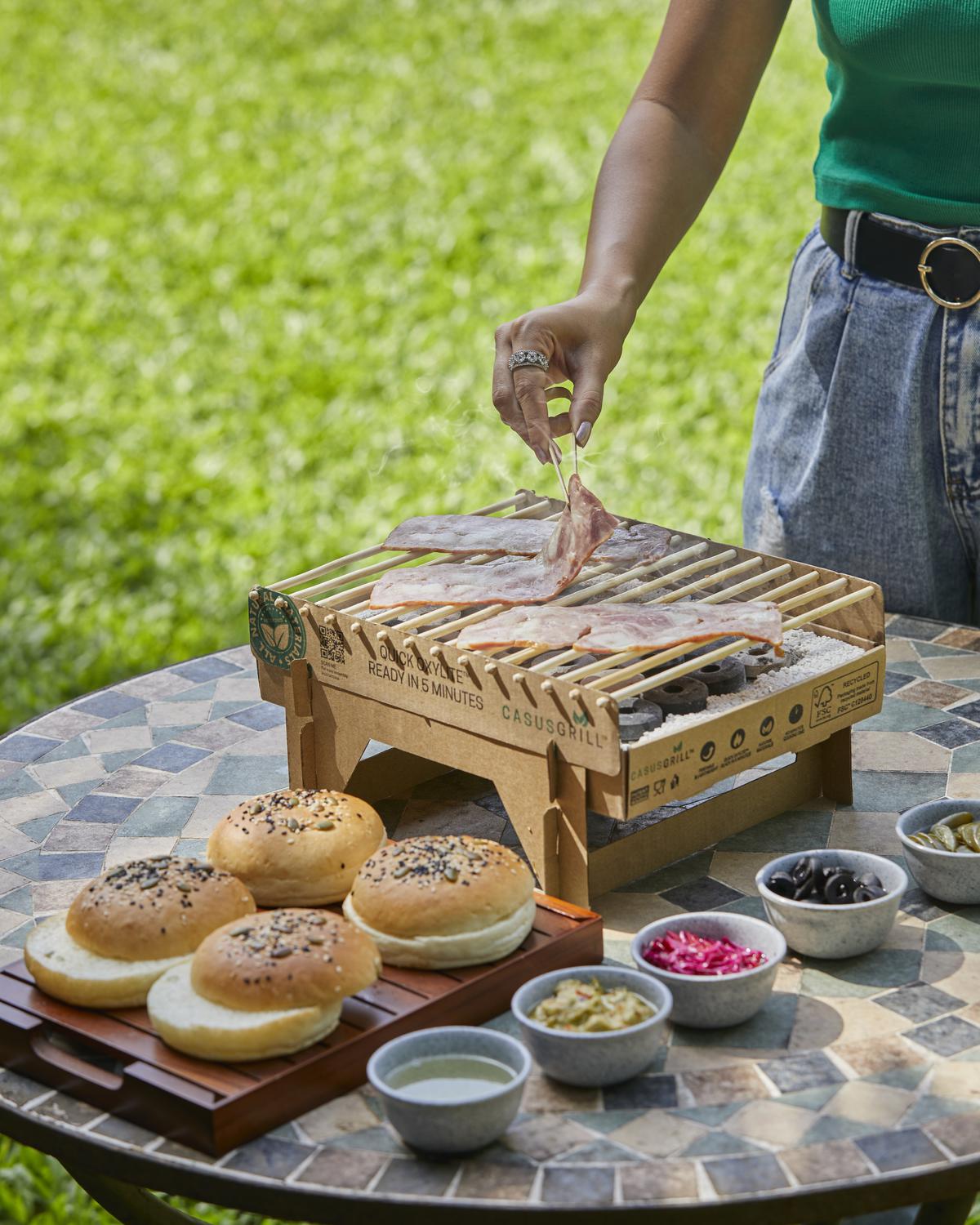 Now, travel with a burger grill box on picnics