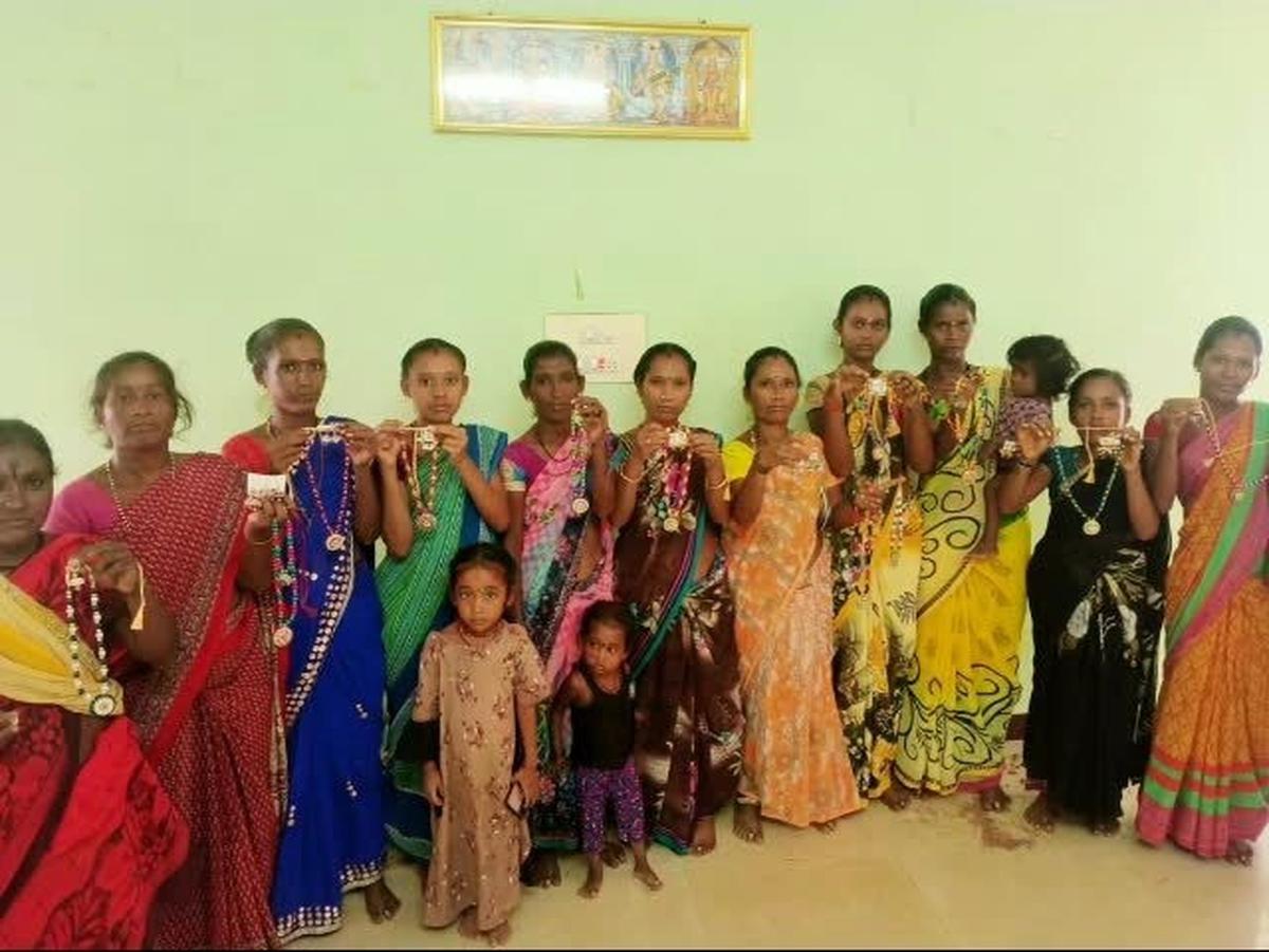 13 women from Narikuravar community trained in artificial jewellery-making in Erode