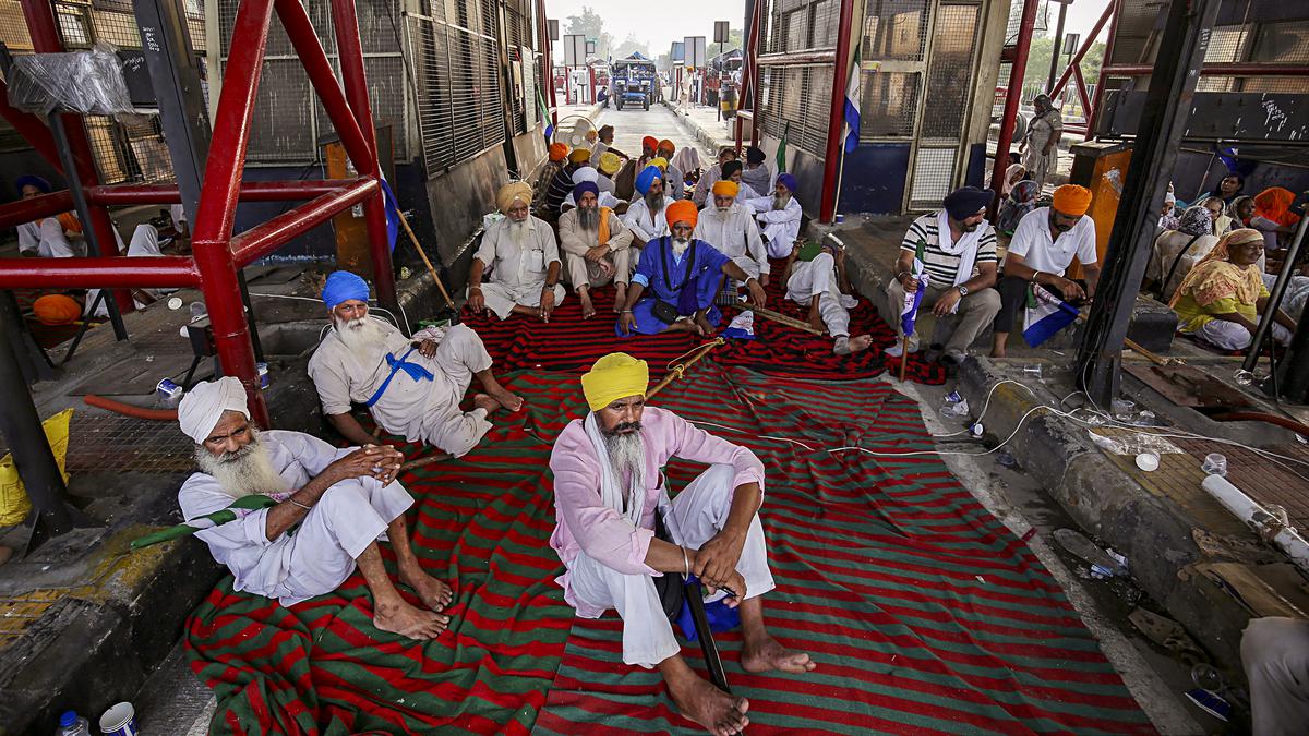 Farmers detained in Haryana, Punjab ahead of protest for flood relief