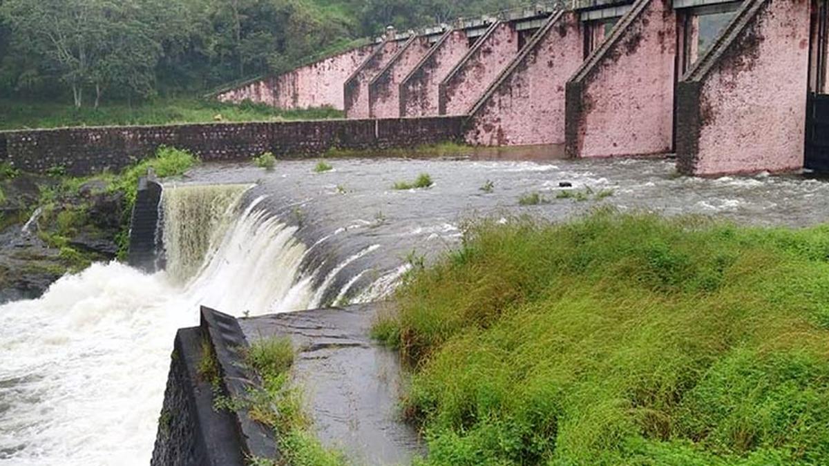 Water level in Mullaperiyar dam stands at 119.90 feet
