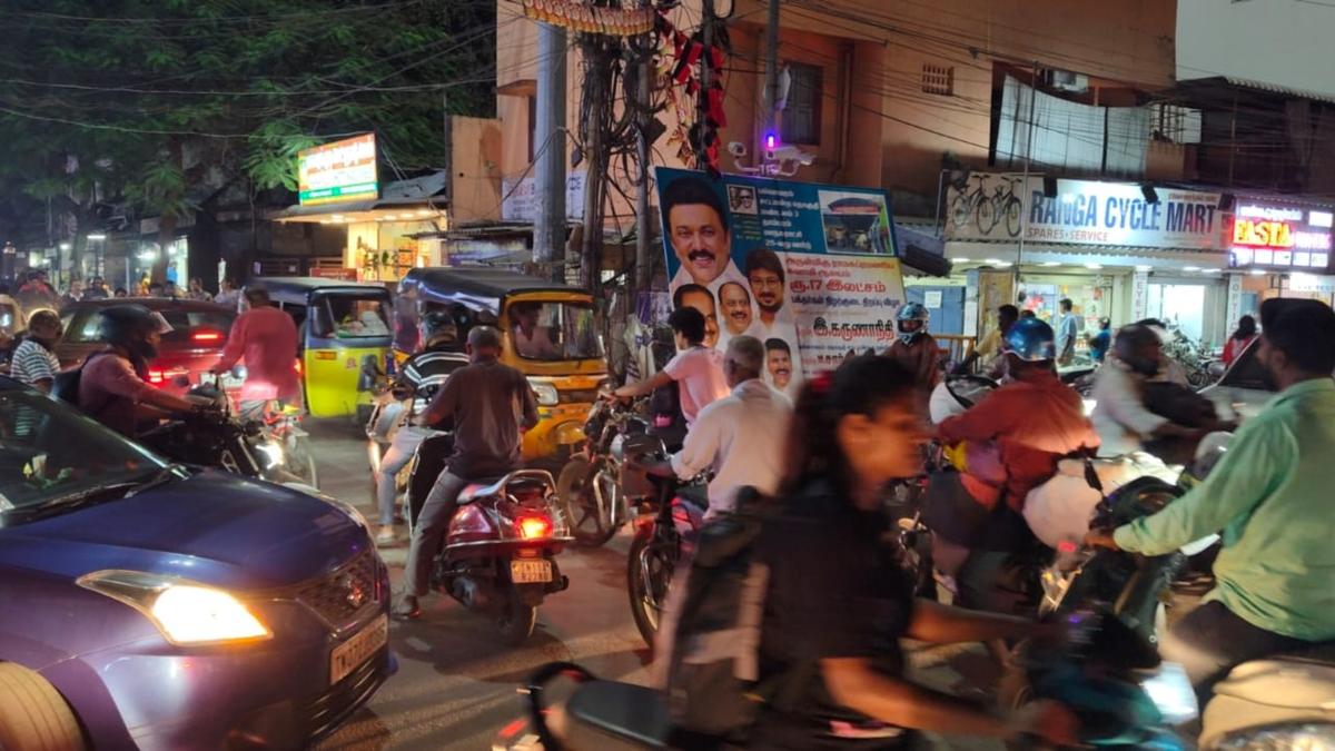 Bottlenecks persist on Radha Nagar Main Road despite new subway