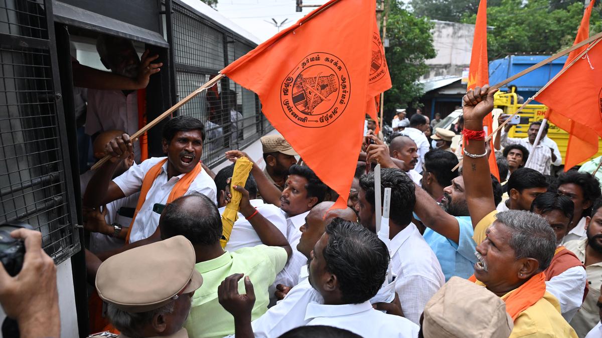 Thirupparankundram row: Hindu Munnani members arrested for bid to stage demonstrations