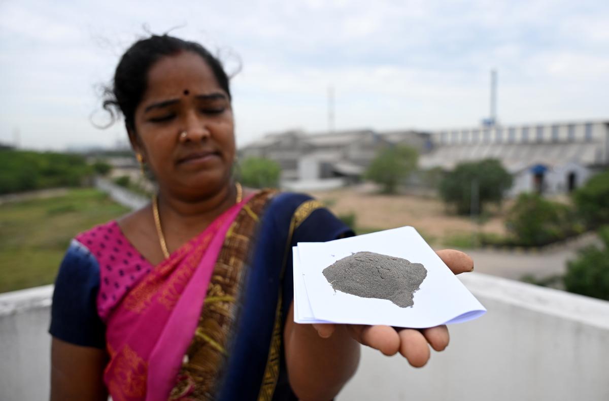 Residents of at least five streets of Sathyavani Muthu Nagar have complained that a powder-like substance from a nearby factory has been settling on their houses for the past few weeks. 