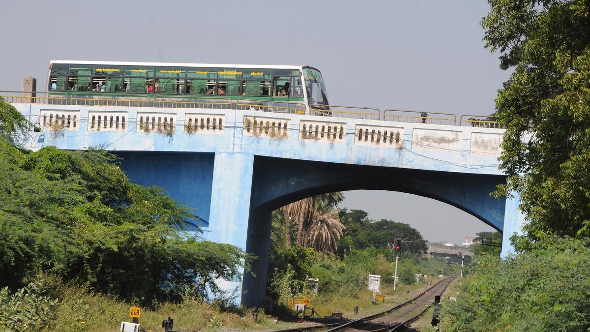 Tiruchi Corporation asks Tangedco to relocate electric poles on Fort Station Road