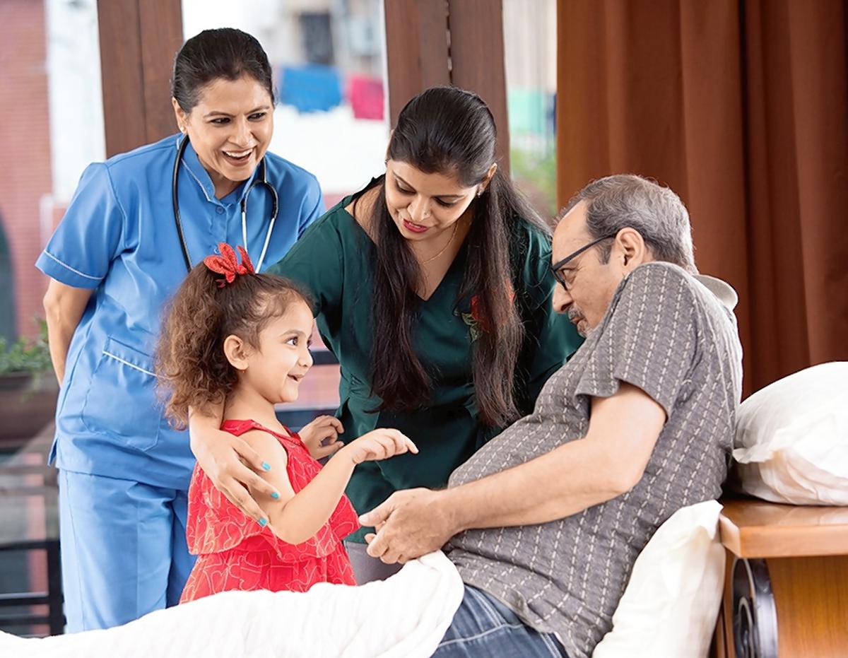 The distribution of health assistants in the country is unequal, with a concentration of cadre in urban areas