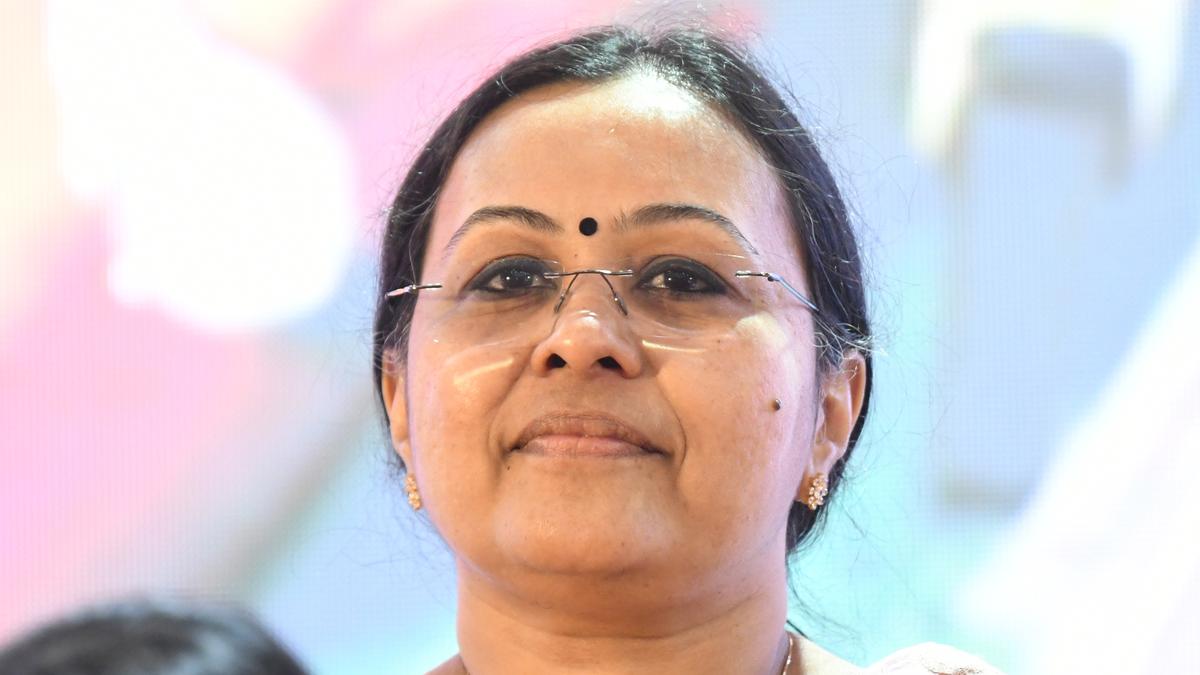 Kottayam hospital building collapse: Kerala Health Minister Veena George meets Bindu’s family