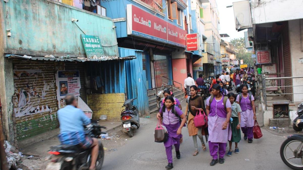 Madras High Court dismisses challenge to Tamil Nadu government’s decision to close down 717 liquor shops