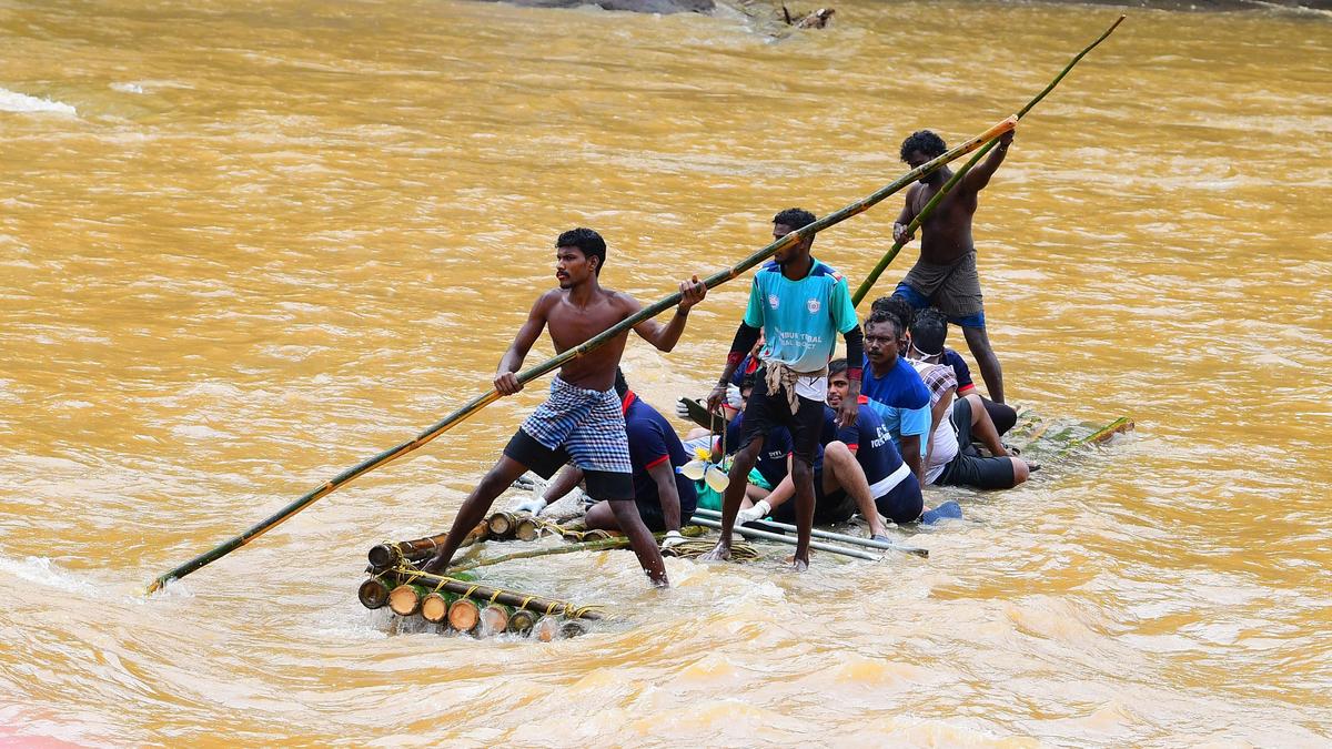 Extensive search by involving victims’ relatives, local people today at Wayanad landslides site