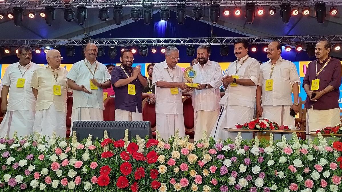 Standard of Kerala to be brought to the level of developed countries in 25 years, says CM