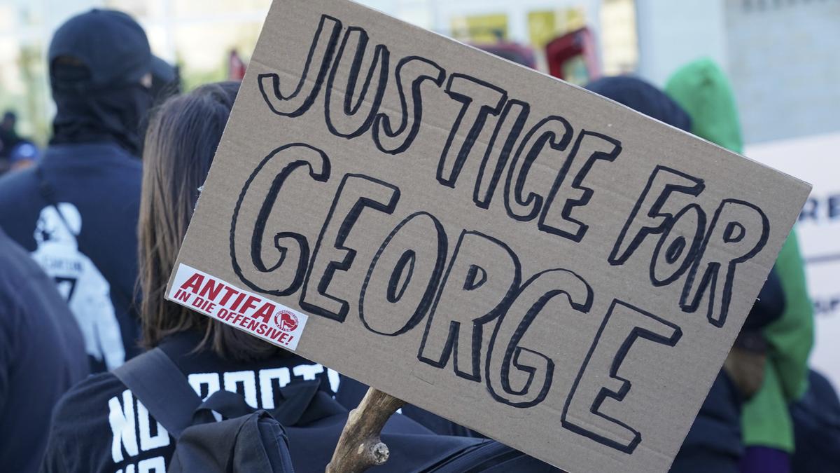 https://th-i.thgim.com/public/incoming/cnyxbu/article70064188.ece/alternates/LANDSCAPE_1200/America_Protests_Germany_25271.jpg-abdf5.jpg