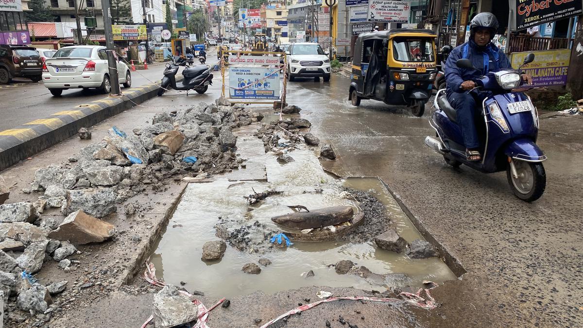 Councillors complain about overflowing manholes, poor maintenance of UGD network in city