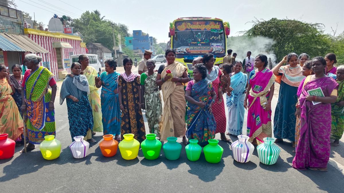 Residents protest seeking adequate drinking water