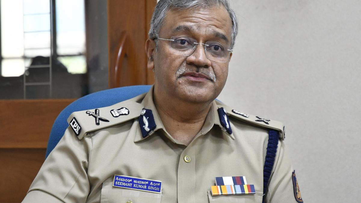 Delay of 1.5 hours in reporting ATM cash van robbery to police being probed