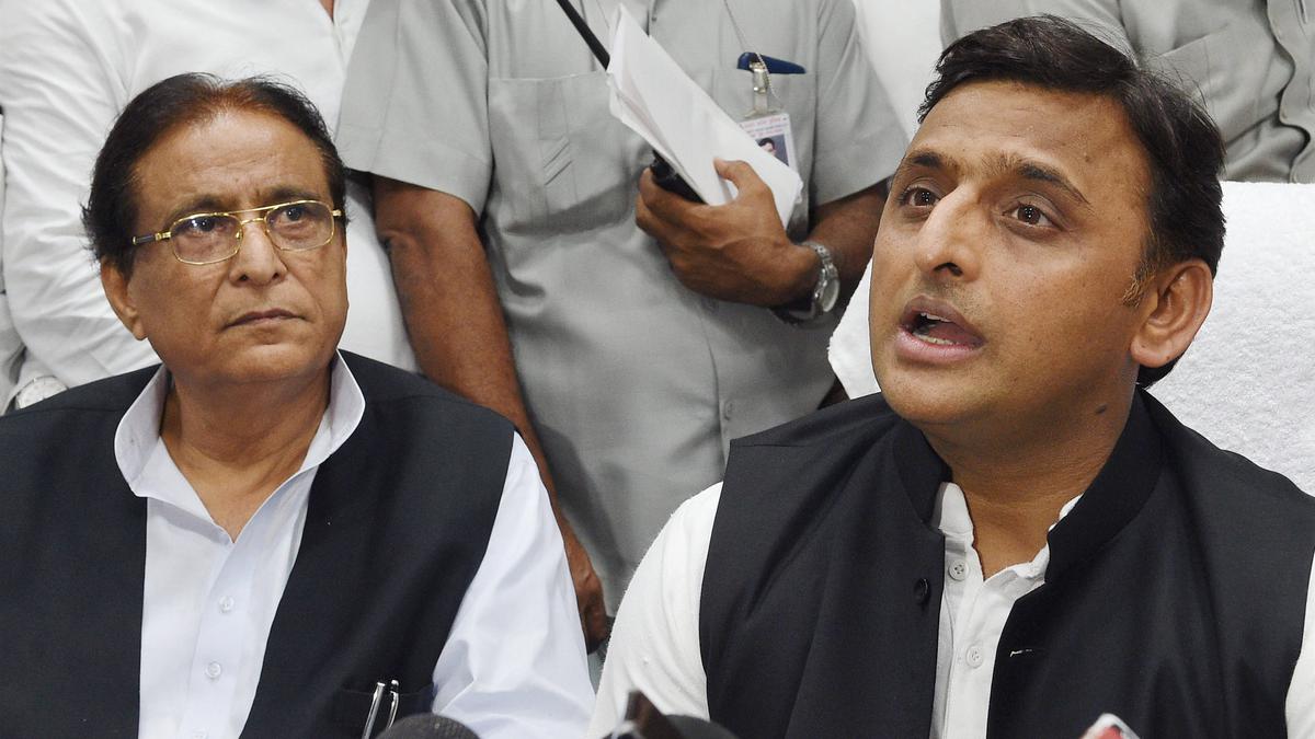 High drama in Moradabad as Akhilesh Yadav bows to Azam Khan’s choice