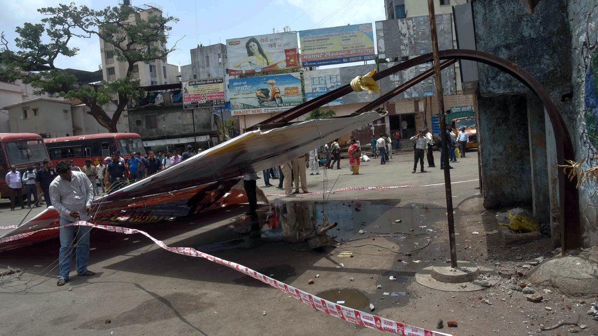 Three vehicles crushed as hoarding collapses in Thane district