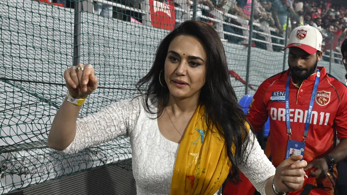 Preity Zinta, Congress in X spat over loan waiver reports