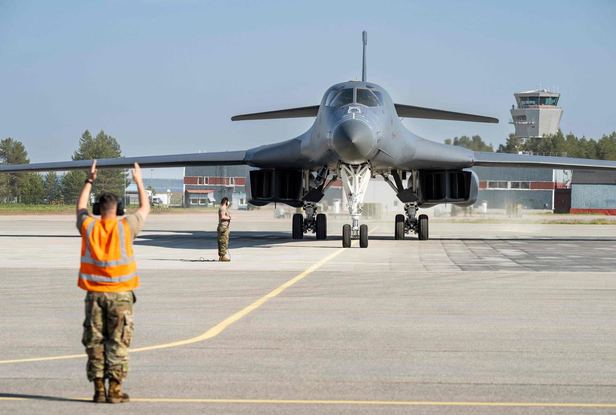 U.S. bombers land in Sweden for exercises for first time - The Hindu